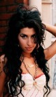 Amy Winehouse kilakoltatását kezdeményezték szomszédjai