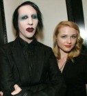 Marilyn Manson-t kidobta a barátnõje