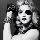Szexi kalóz szerepben Madonna