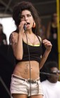 Amy Winehouse leköpte a közönségét