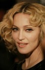 Madonna egy kalap alá vette Hitlert, Mugabét és McCaint