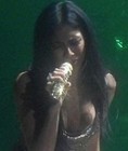 Nicole Scherzinger cicit villantott egy koncertjén!