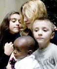 Madonna újabb gyermeket fogadna örökbe Malawiból