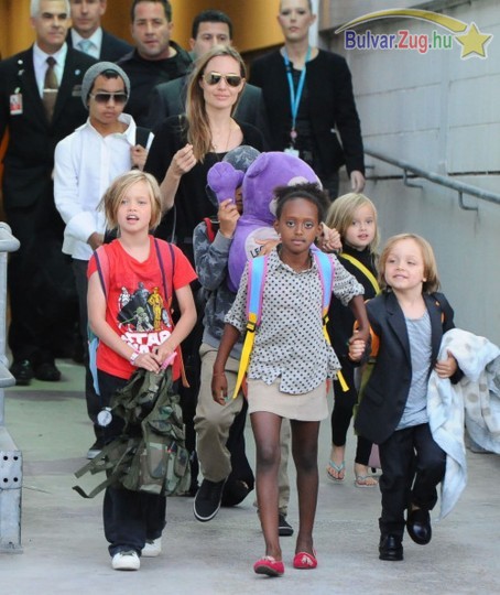 Nem hagyja elszállni gyermekeit Angelina Jolie