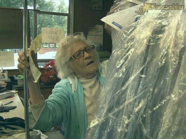 100 évesen is heti 6 napot dolgozik az idős hölgy