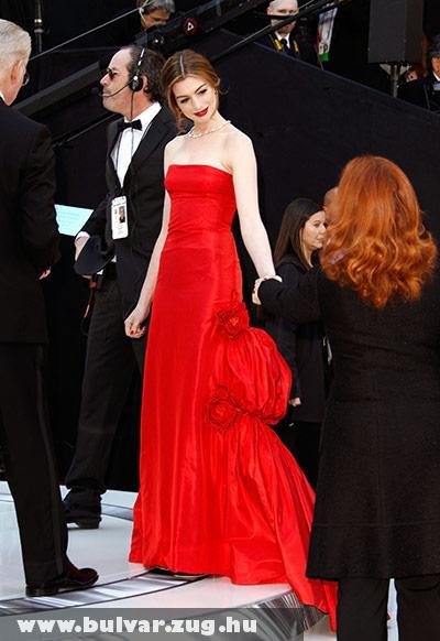 Oscar 2011: Anne Hathaway