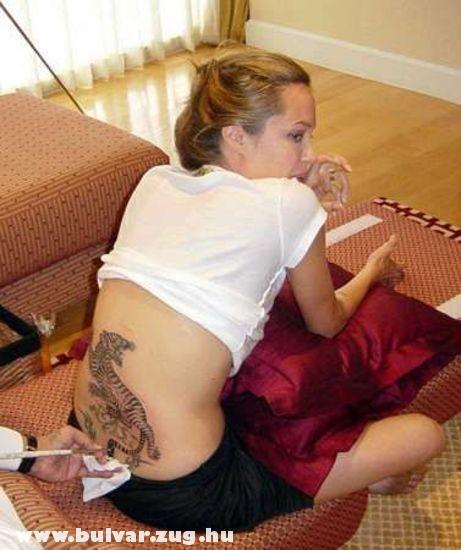 Jolie-t tetoválják