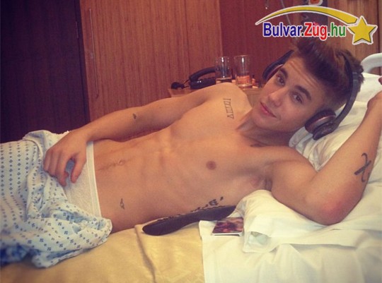 Justin Bieber (16) - majdnem mezittelen a szállodábnan