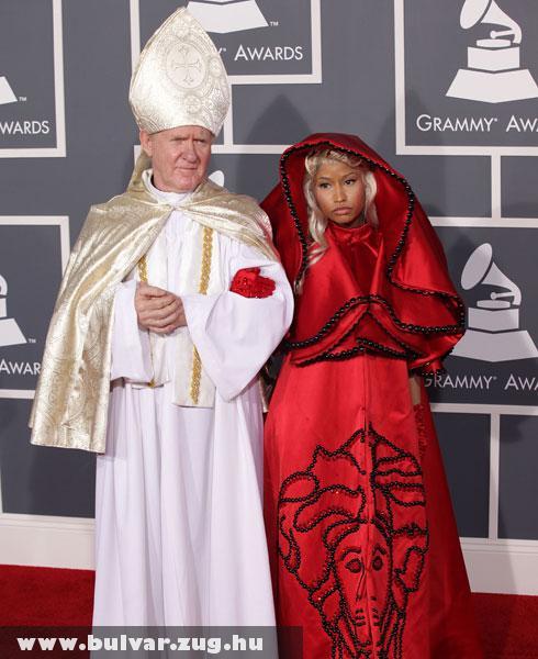Nicki Minaj a 2012-es Grammy-díjátadóra a Pápával érkezett :D