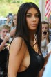Kim Kardashian megint villantott egy kicsit