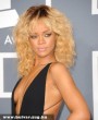Rihanna a Grammy 2012-es átadón - giga-szexi