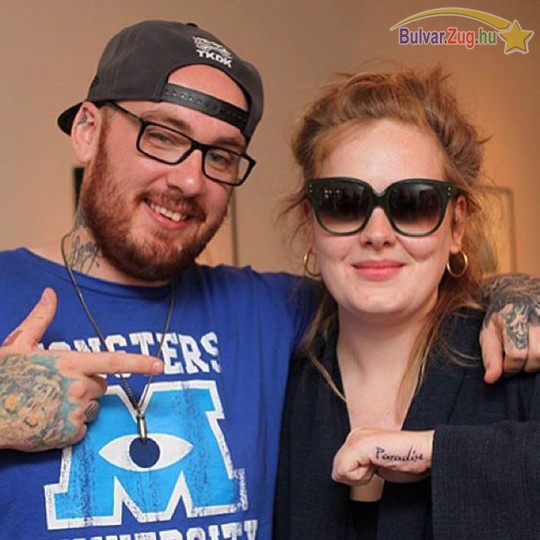 Újabb tetoválásra tett szert Adele