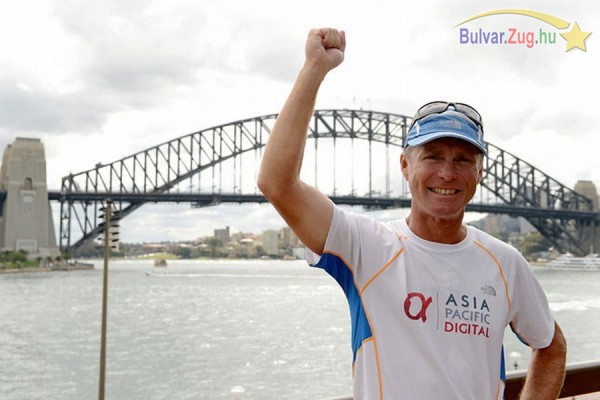 Húsz és fél hónap alatt futotta  körbe a Földet egy ausztrál férfi